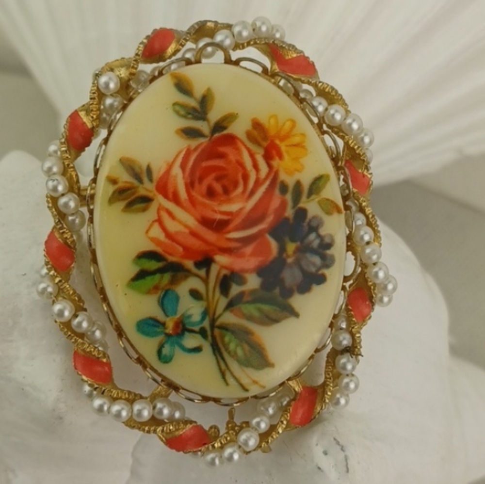 Vintage West German Coral Rose Cameo Brooch With Delightful Pearl Framing Accent - Picture 7 of 7